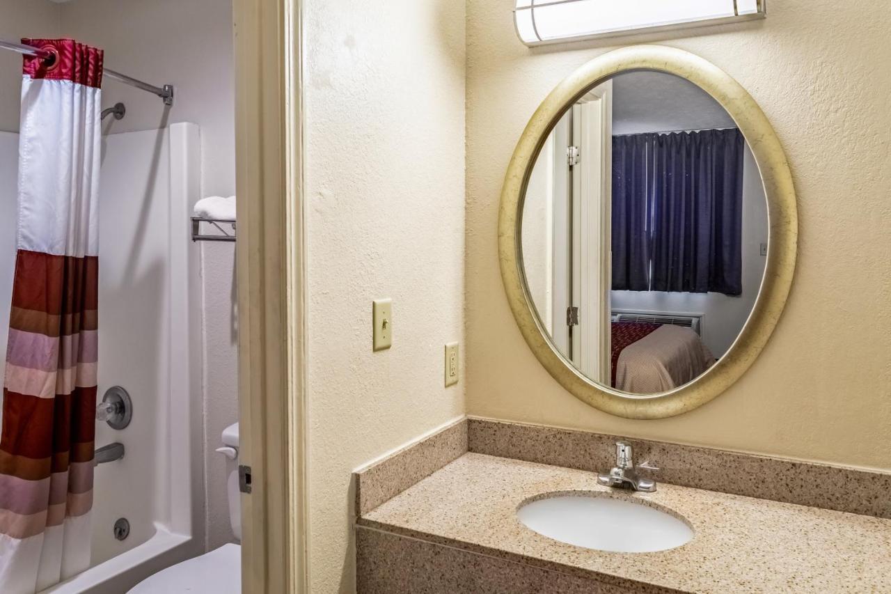 Red Roof Inn Columbus - Taylorsville Ngoại thất bức ảnh