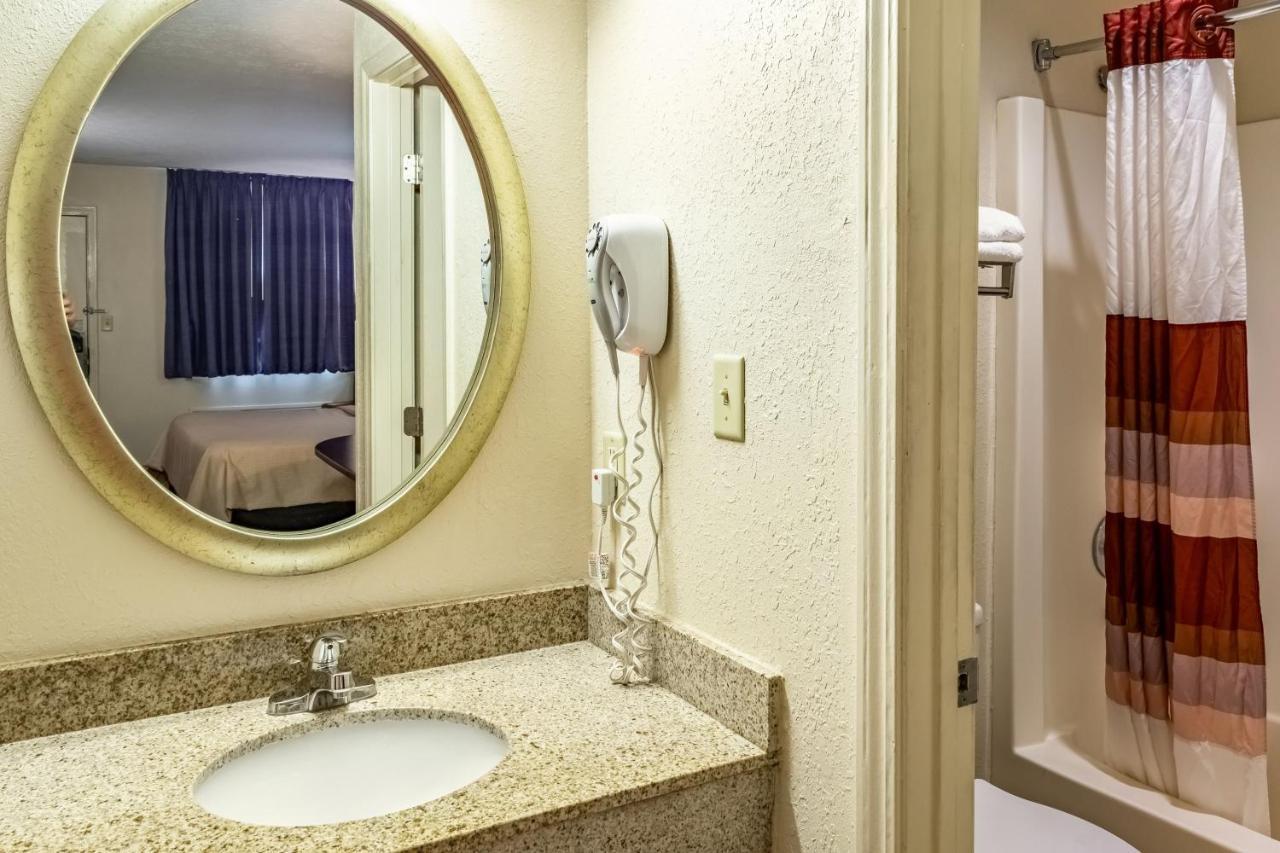 Red Roof Inn Columbus - Taylorsville Ngoại thất bức ảnh